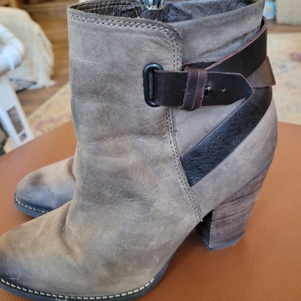 ALDO Taupe Brown strappy booties‎ Womens size 39 or 8.5
